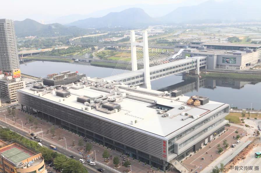 2007年8月15日，经国务院批准，福田口岸对外开放（图为甲骨文传媒摄影）。.jpg